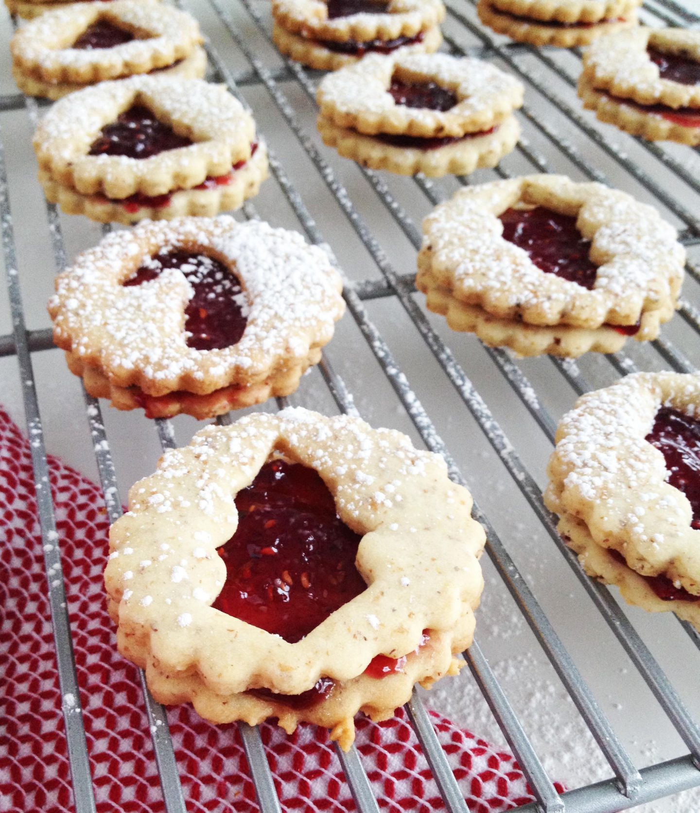 Spitzbuben-Swiss-Jam-Cookies-Recipe