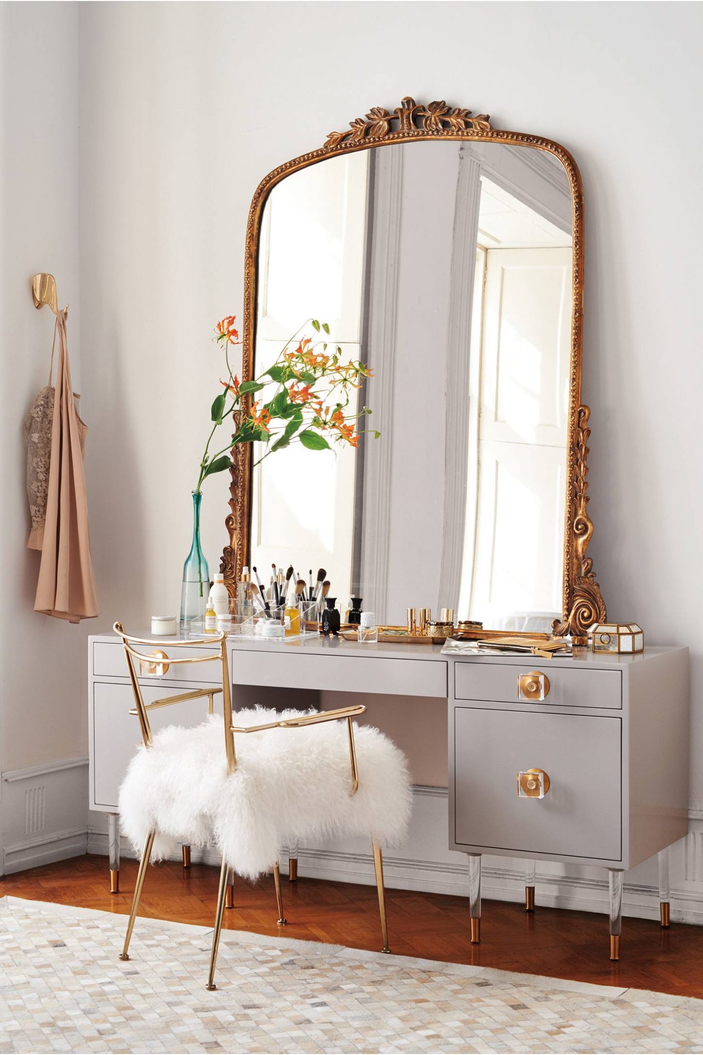 Feminine Vanity Desk for Make-up from Anthropologie